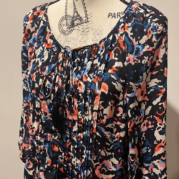 TASLLE TIE NECK 7/8 sleeve BLOUSE - Picture 1 of 7